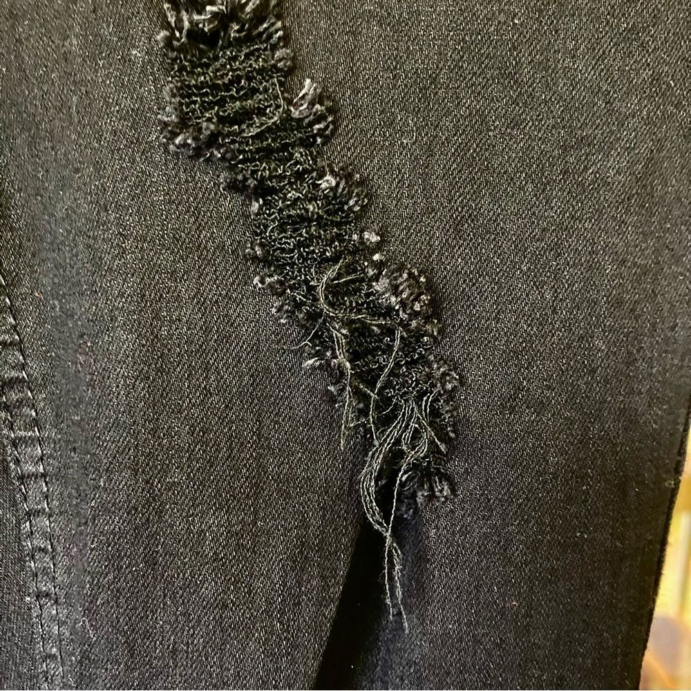 Wallflower Distressed Skinny Jeans Black Denim - Picture 8 of 10